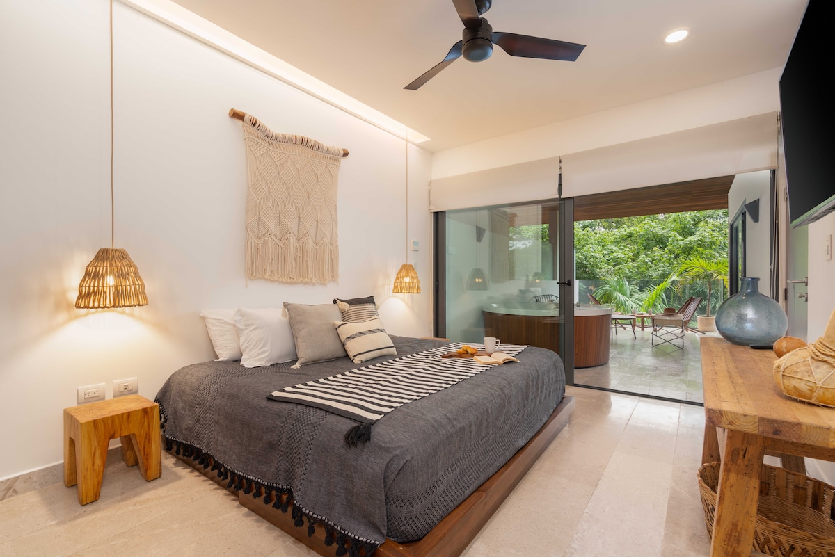 Glavna spavaća soba s pristupom terasi 