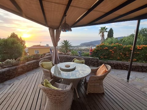 Anuncio de Airbnb popular: Casa Mosaico La Palma en Los Llanos De Aridane