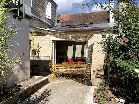 Chablis - House 8 pers. - Old carpentry