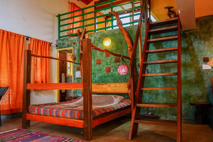 מיטה זוגית ומיטות קומתיים