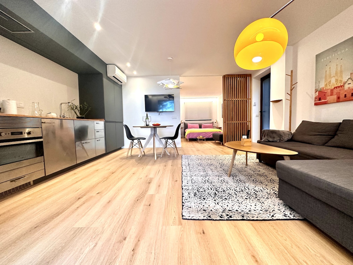 Airbnb con mejor rendimiento: Ideal Couple - Studio 2 pax 45 m2 - Gym & pool en Castelldefels