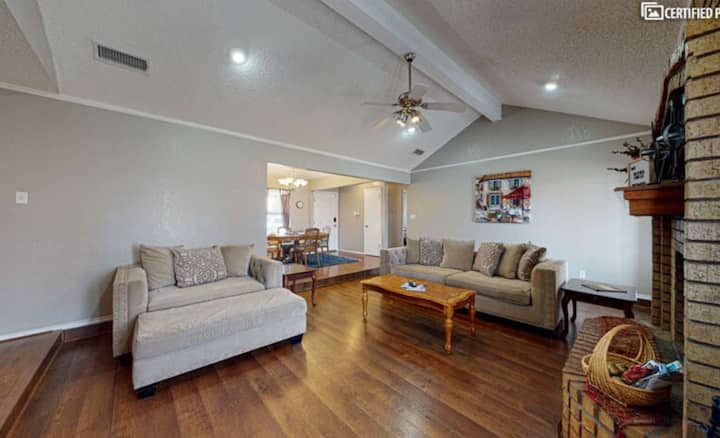 Western Hills - Corp/family House 3/2/2 W Bbq Pit - Midland, TX