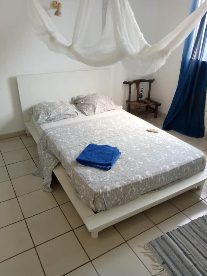 Бяла спалня