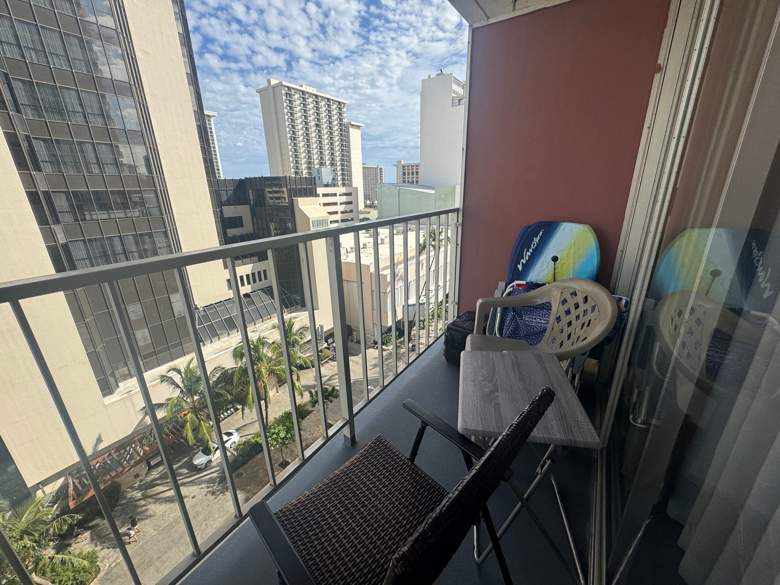Condo in Honolulu · ★4.63 · Studio · 2 beds · 1 private bath - Image 7