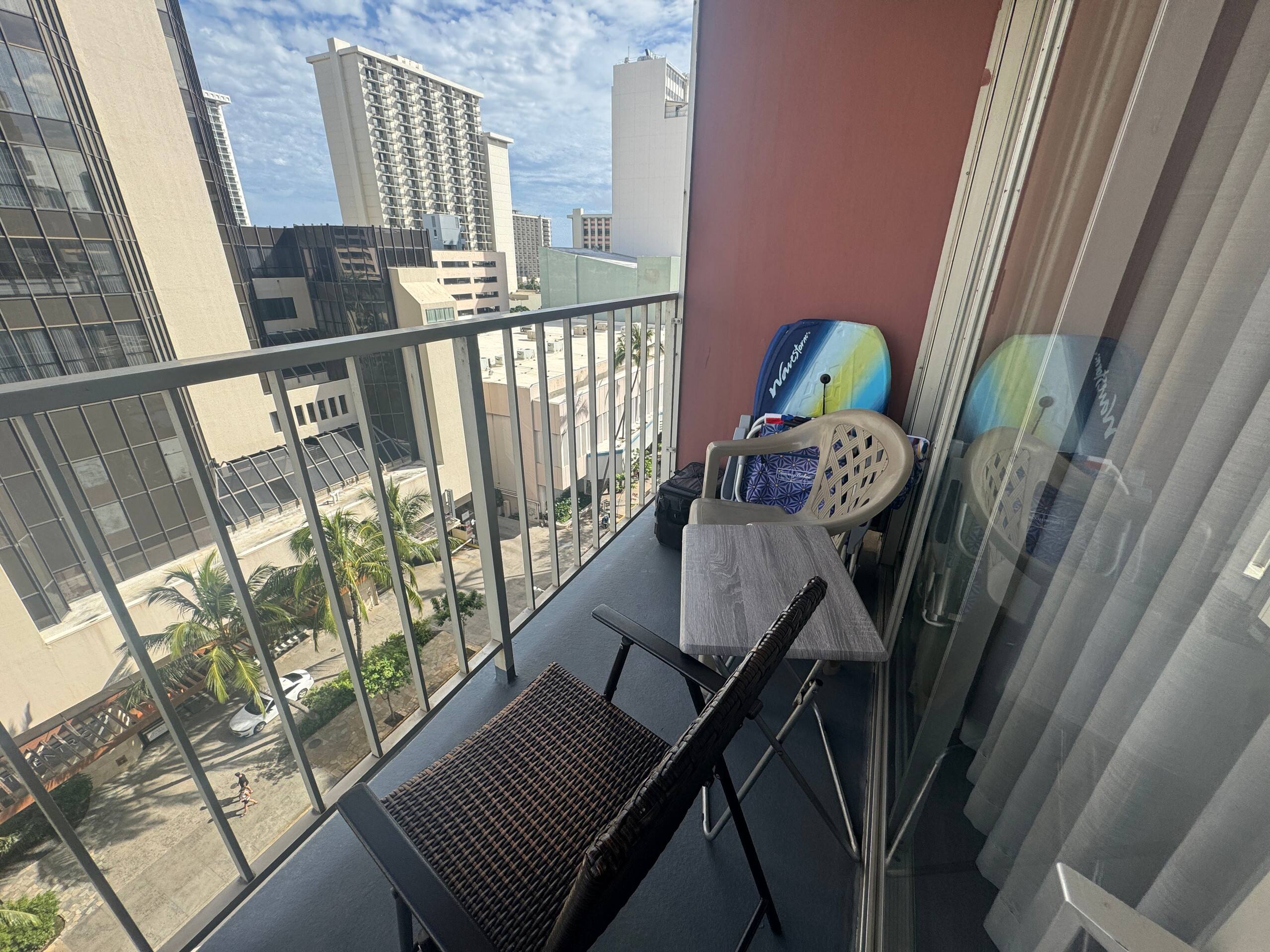 Condo in Honolulu · ★4.63 · Studio · 2 beds · 1 private bath - Image 6