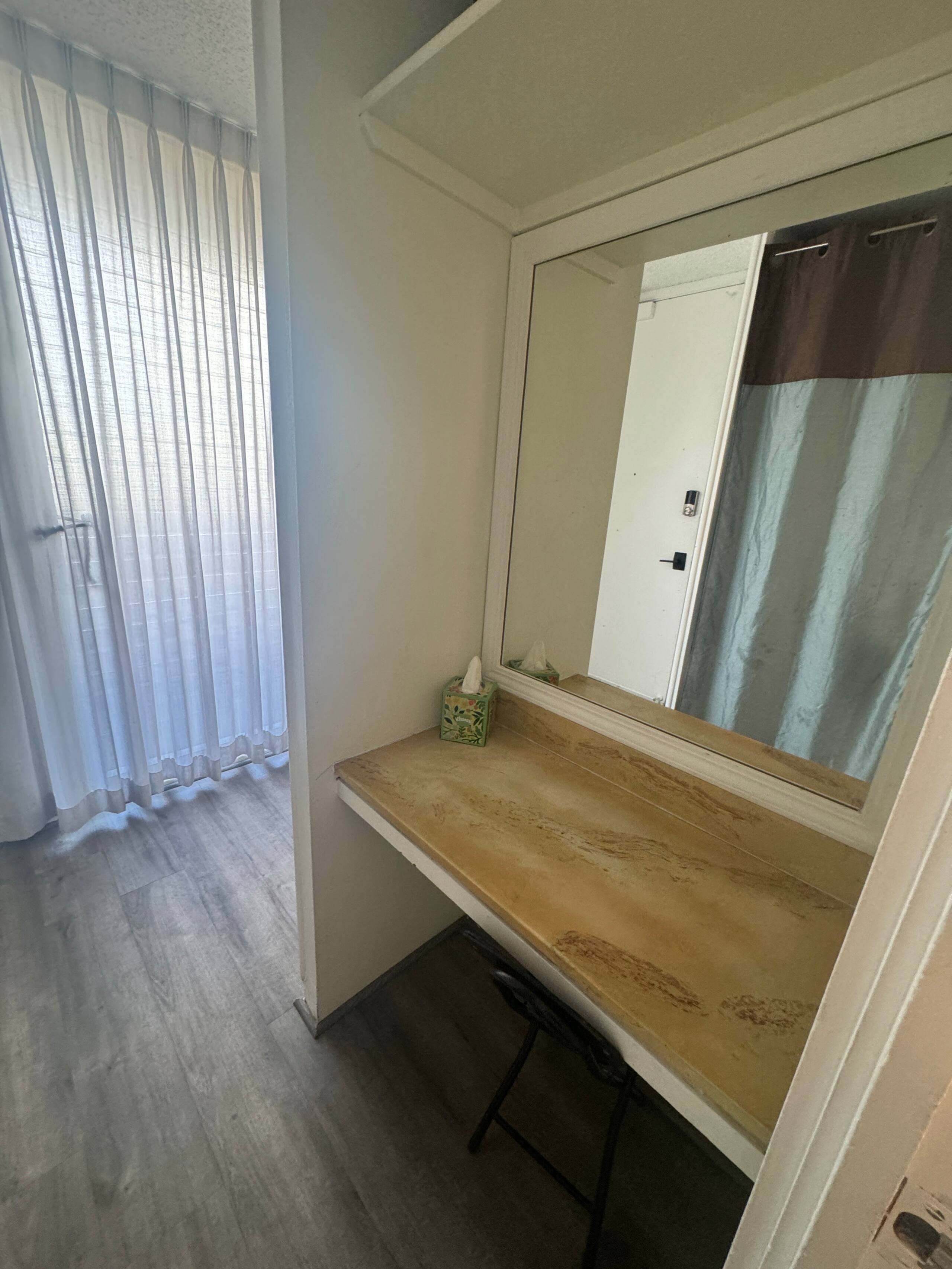Condo in Honolulu · ★4.63 · Studio · 2 beds · 1 private bath - Image 3
