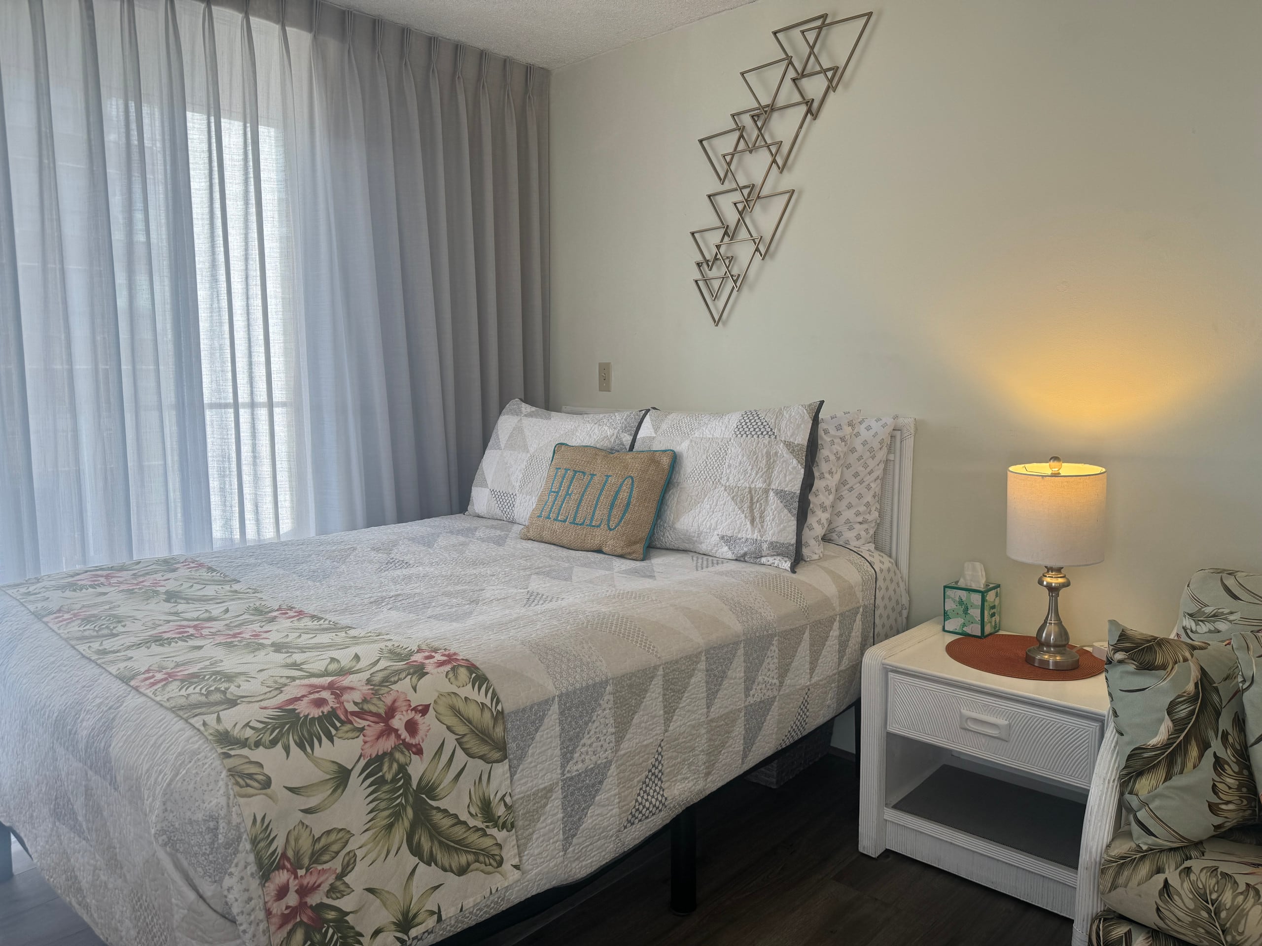 Condo in Honolulu · ★4.63 · Studio · 2 beds · 1 private bath - Image 22