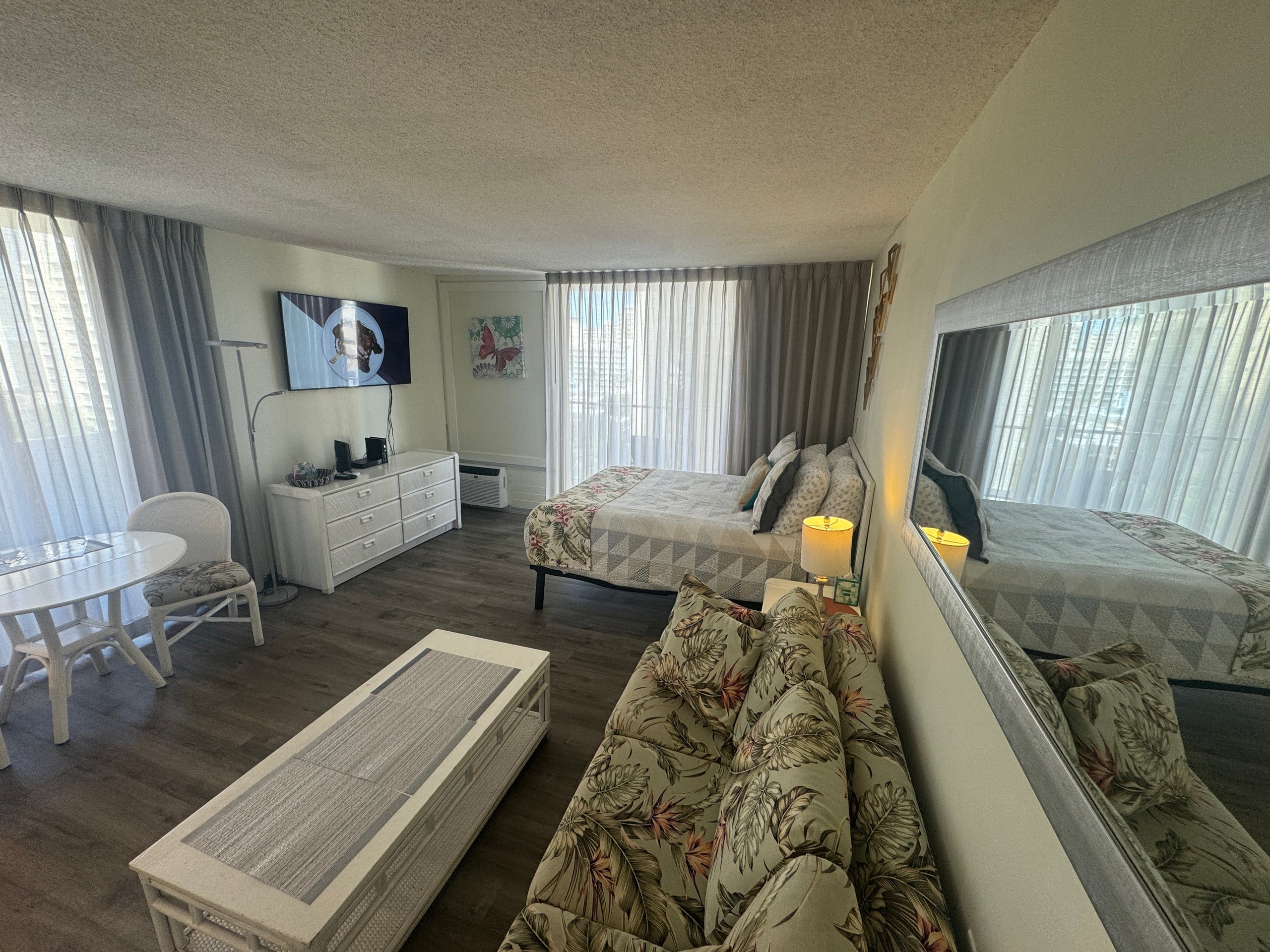 Condo in Honolulu · ★4.63 · Studio · 2 beds · 1 private bath - Image 36