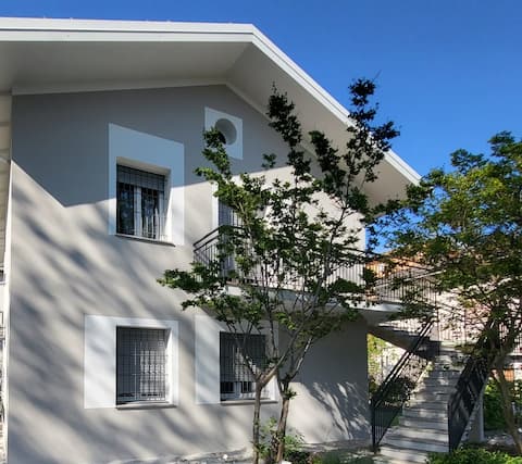 NEW apartment 2 steps from the sea with garden