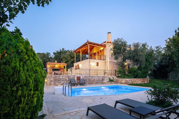 Villa Caneva – Stone Build villa w/ Full Privacy