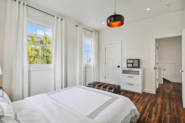 Second bedroom with queen bed up stairs. 