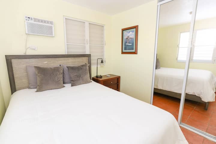 Спалня с двойно легло