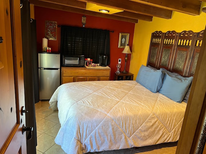 Secluded Poolhouse Oasis In Catalina Foothills