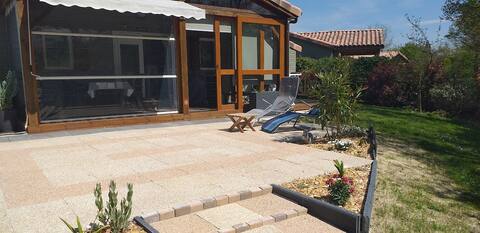 Comfortable air-conditioned chalet in quiet area