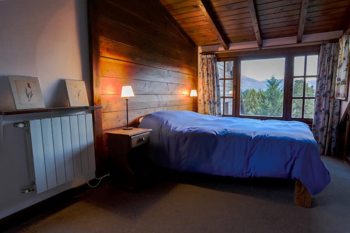 Chumba kikuu kinachoangalia Ziwa Gutierrez