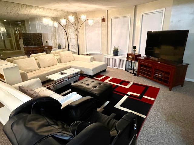 King Pleasant Mansion Sauna Cable Arcade PS4 by DT