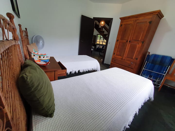 Საძინებელი 2 - ერთადგილიანი.