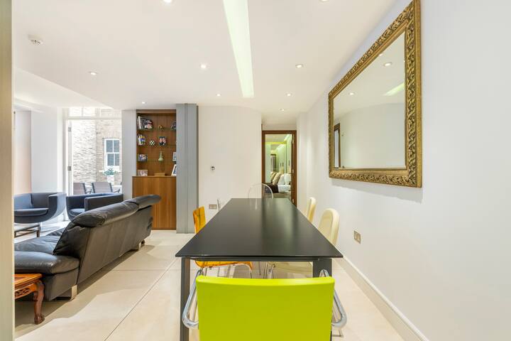 Delightful Marylebone Mayfair boarder spacious gallery image 5