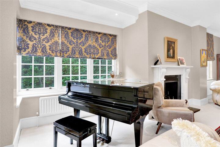 22 watery lane gallery image 5