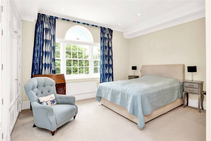 22 watery lane gallery image 2