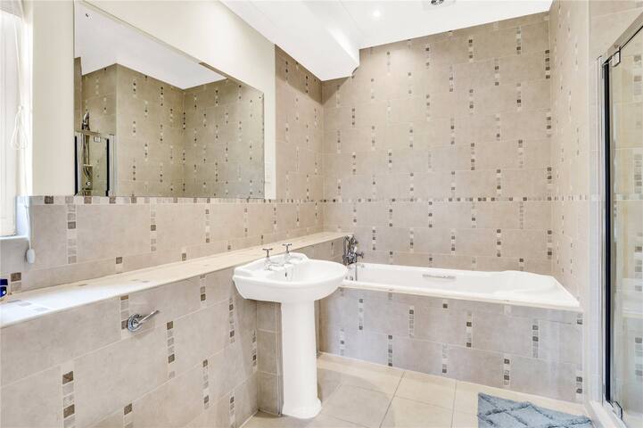 22 watery lane gallery image 3