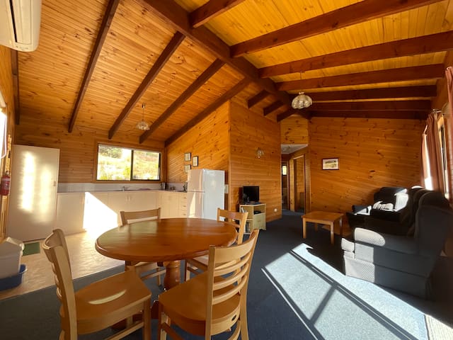 Silver Ridge Retreat Spa Cabin2+ heated pool+