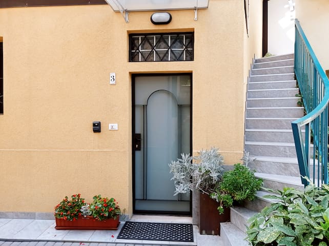 Casa piano terra, 3 camere da letto e posto auto!