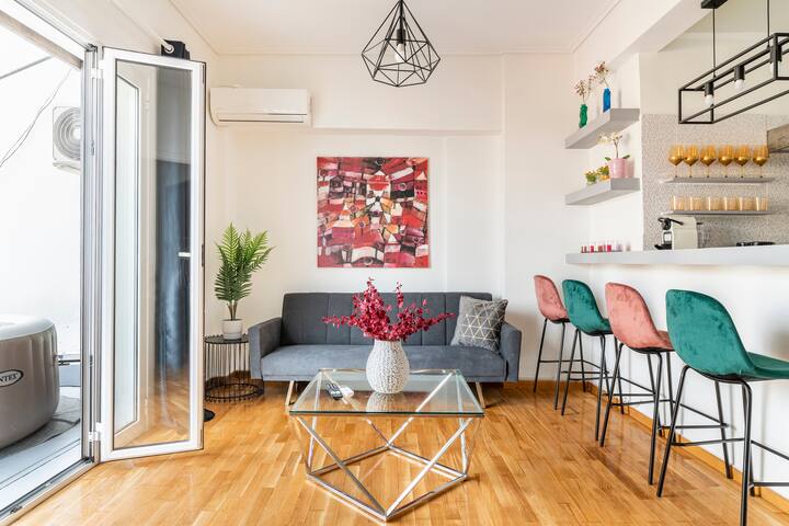 Amazing 2BDR Boutique Plaka Apt w/Heated Jacuzzi