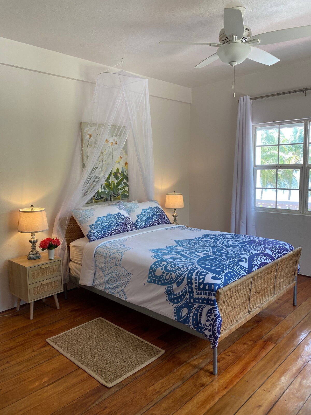 Საძინებელი №2     მე-2 დონის საწოლი 152 × 203 სმ