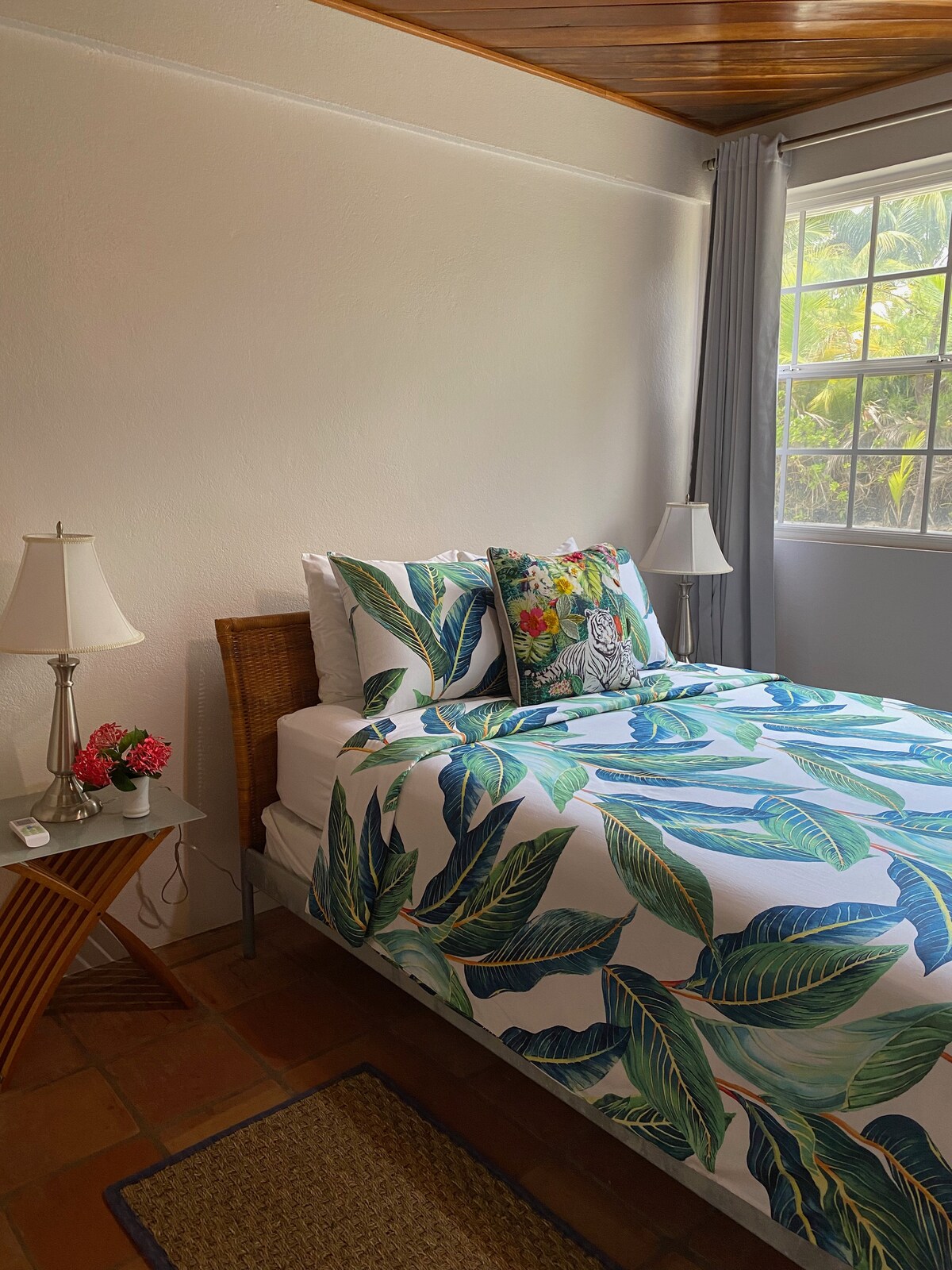 Საძინებელი №4 საწოლი 152 × 203 სმ ძირითად დონეზე