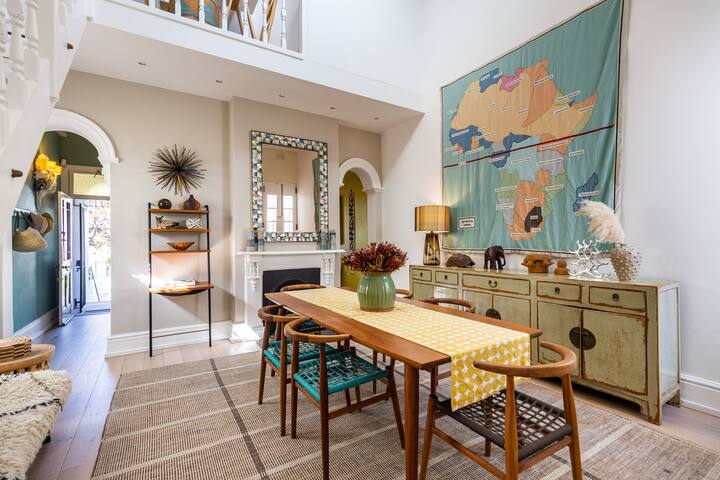 Central/Stylish Victorian home in Cape Town gallery image 2