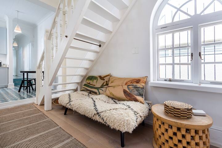 Central/Stylish Victorian home in Cape Town gallery image 3