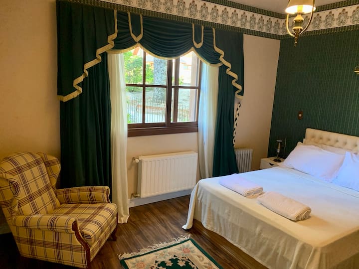 Დიდი, განახლებული ნომერი 2022 წლის აპრილში ბაღის ხედებით