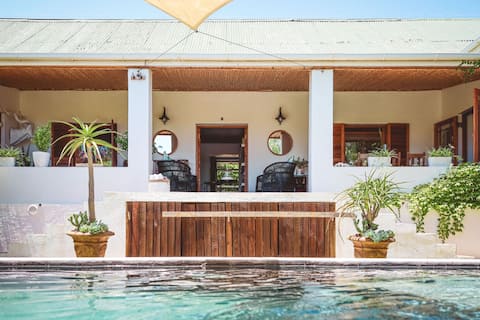 Farmhouse with Pool, Near Robertson Golf Course