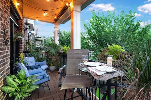 Top performing Airbnb: Oakwood next to Merrimon Wynne House w'garage. in Oakwood Garden Club