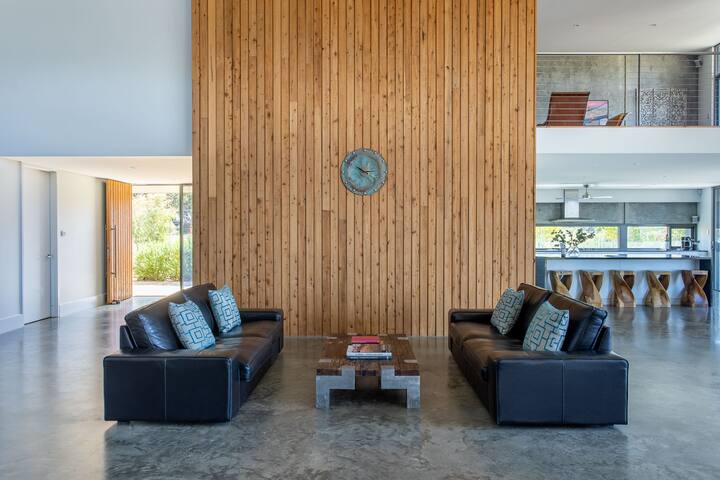 Balmoral I Private Properties gallery image 2