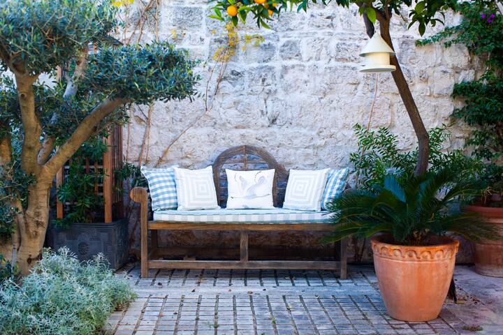 Vis Villas managed Airbnb listing 2