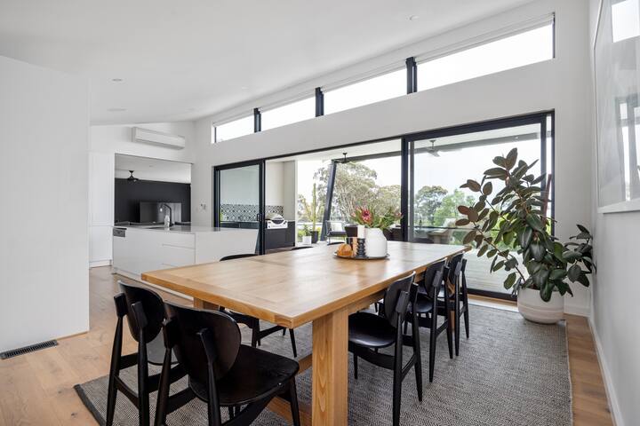 Beachside luxury with Bay Views Mount Eliza gallery image 5