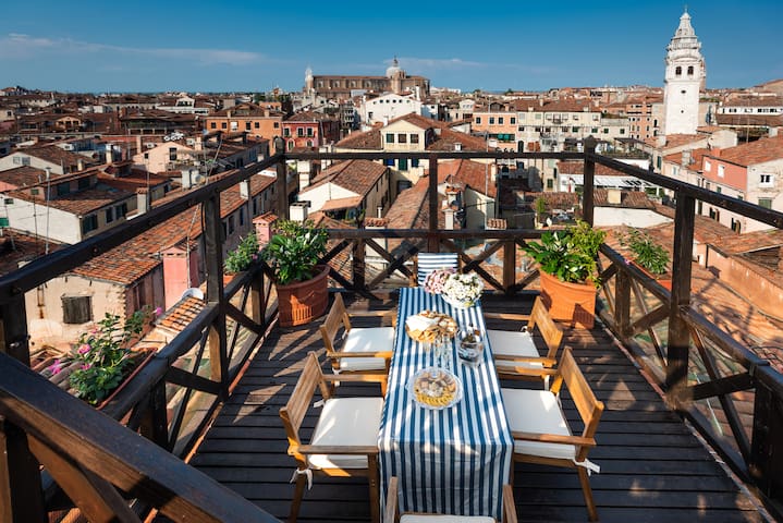 Rooftop Terrace Penthouse & 360° Views | Venice5th