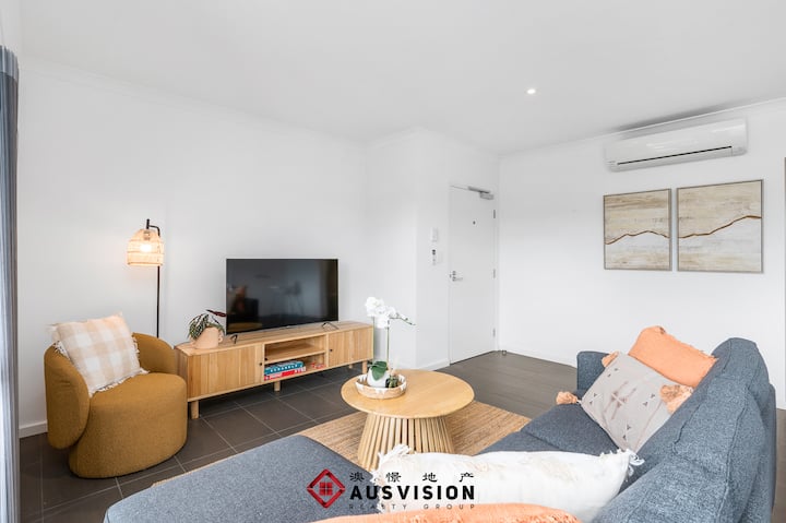 Televizor ima Netflix, pametni televizor i lokalne kanale