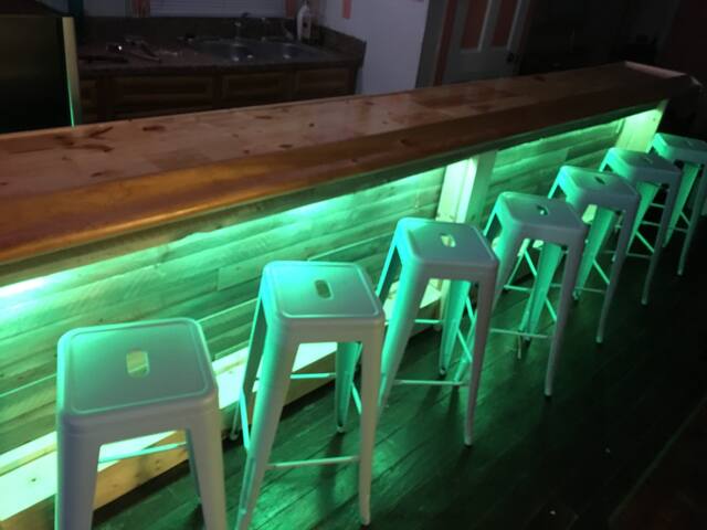 Large Bywater Bar House gallery image 2