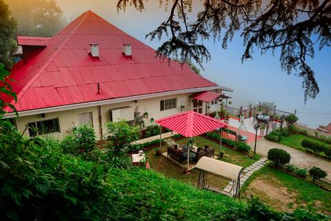 8 BHK Heritage Private cottage in Central Shimla
