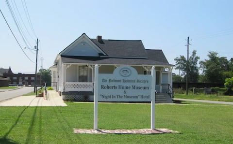 The Roberts Home "Night in the Museum" Hotel