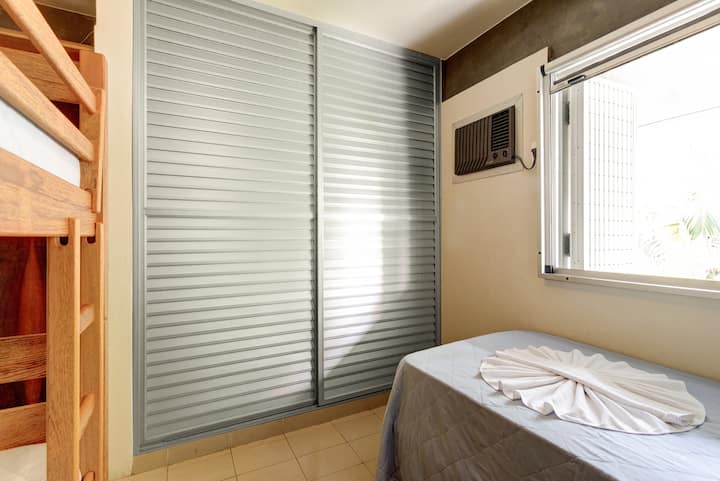 Single room for 3 people with bunk bed.