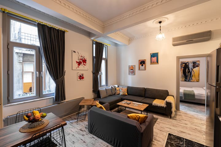 Best location. Taksim, İstiklal. 2 Bedroom. #1