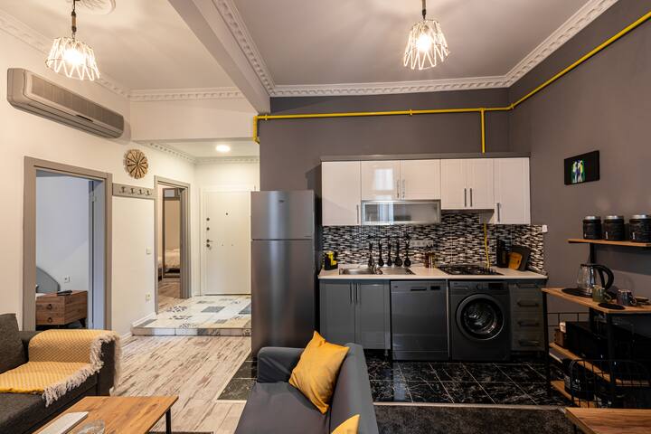 Best location. Taksim, İstiklal. 2 Bedroom. #1 gallery image 5