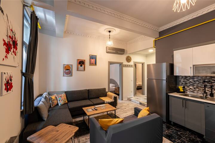 Best location. Taksim, İstiklal. 2 Bedroom. #1 gallery image 3