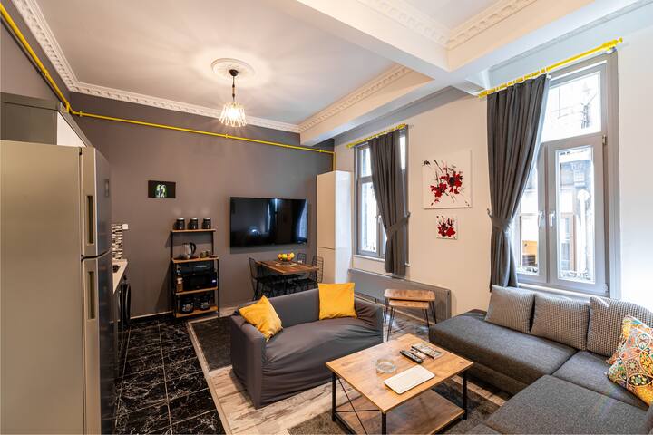 Best location. Taksim, İstiklal. 2 Bedroom. #1 gallery image 2
