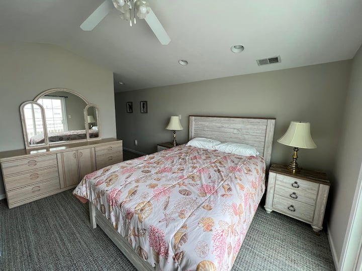 3rd Floor Master Bedroom ~ Sleep 2