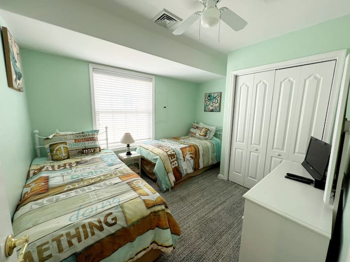 Front 1st Floor Bedroom ~  Sleeps 2